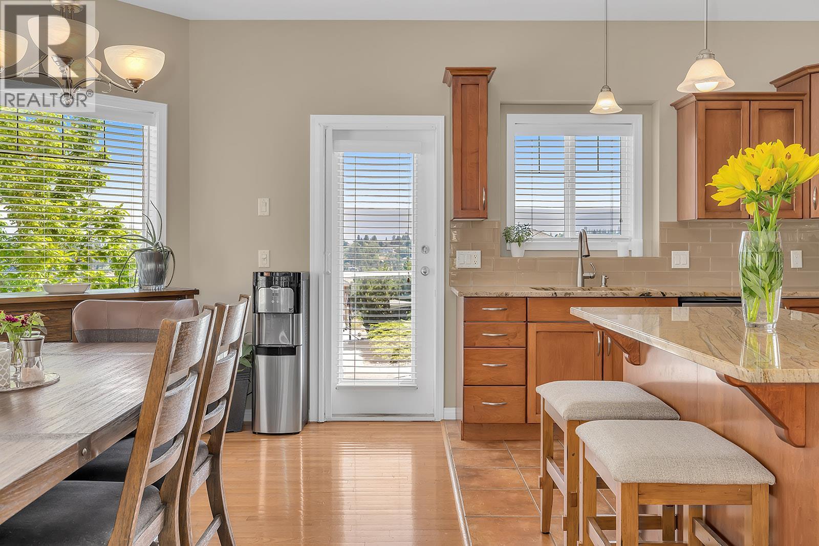 2040 Spyglass Way, West Kelowna, BC - Indoor Photo Showing Dining Room