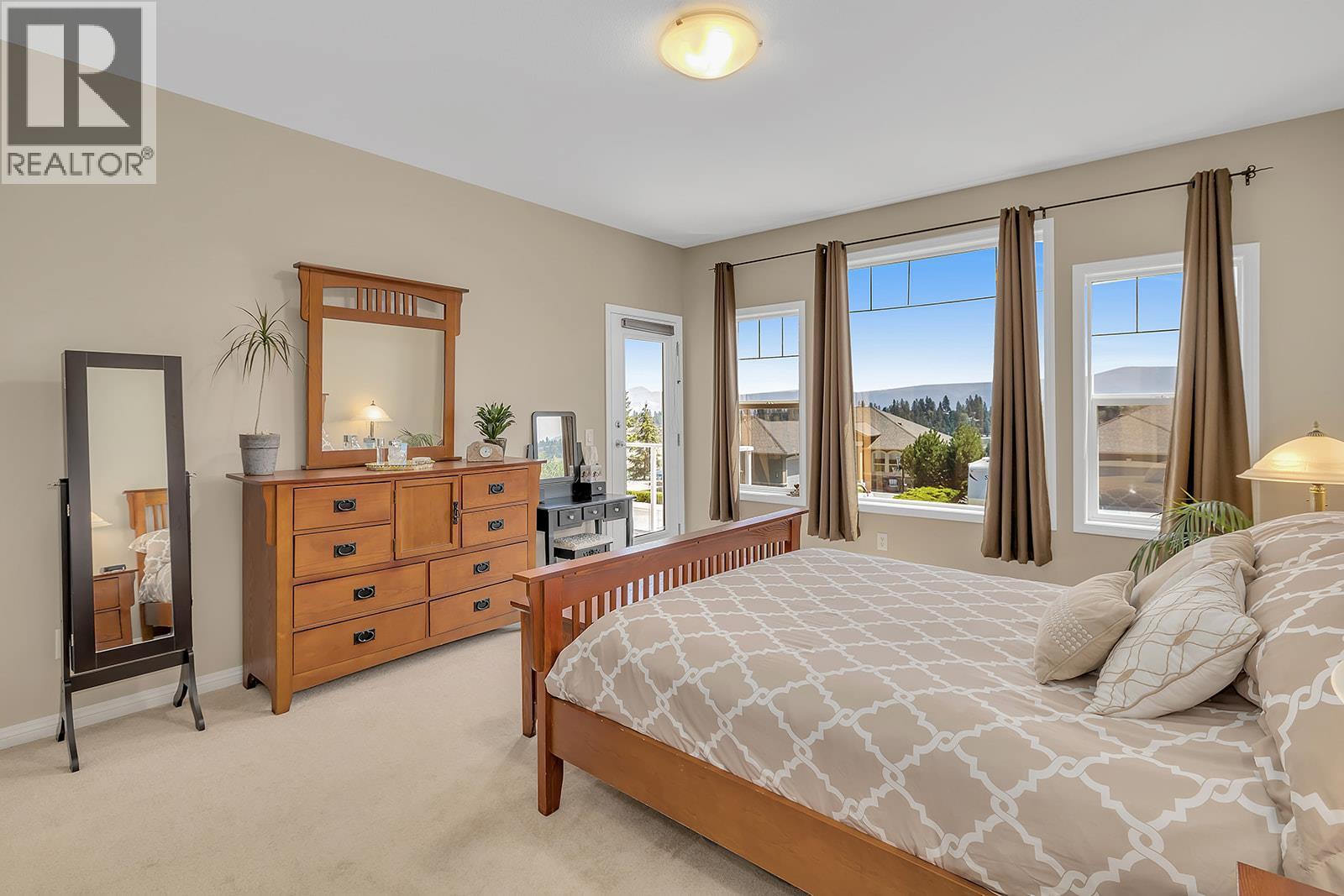 2040 Spyglass Way, West Kelowna, BC - Indoor Photo Showing Bedroom