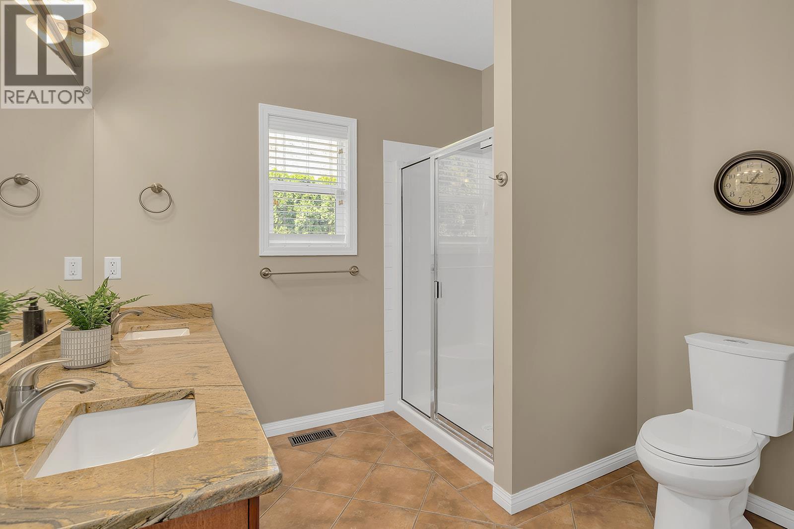 2040 Spyglass Way, West Kelowna, BC - Indoor Photo Showing Bathroom