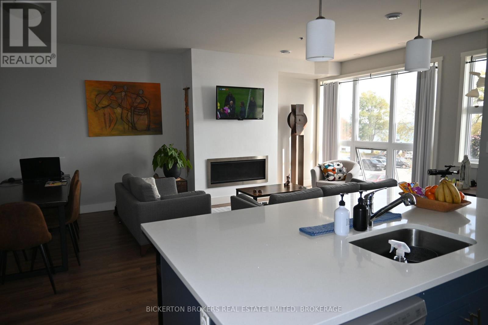 207 - 130 Water Street, Gananoque, ON - Indoor