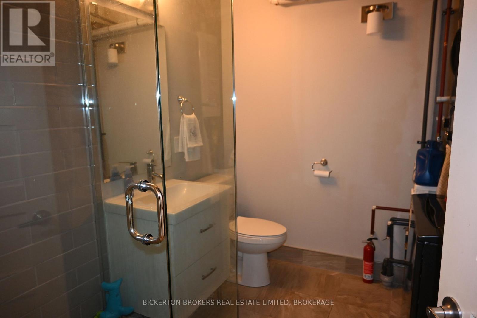 207 - 130 Water Street, Gananoque, ON - Indoor Photo Showing Bathroom