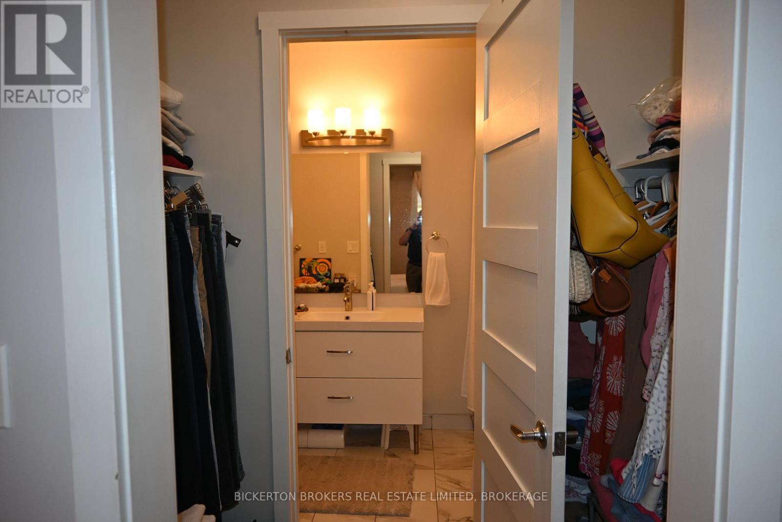 207 - 130 Water Street, Gananoque, ON - Indoor Photo Showing Bathroom