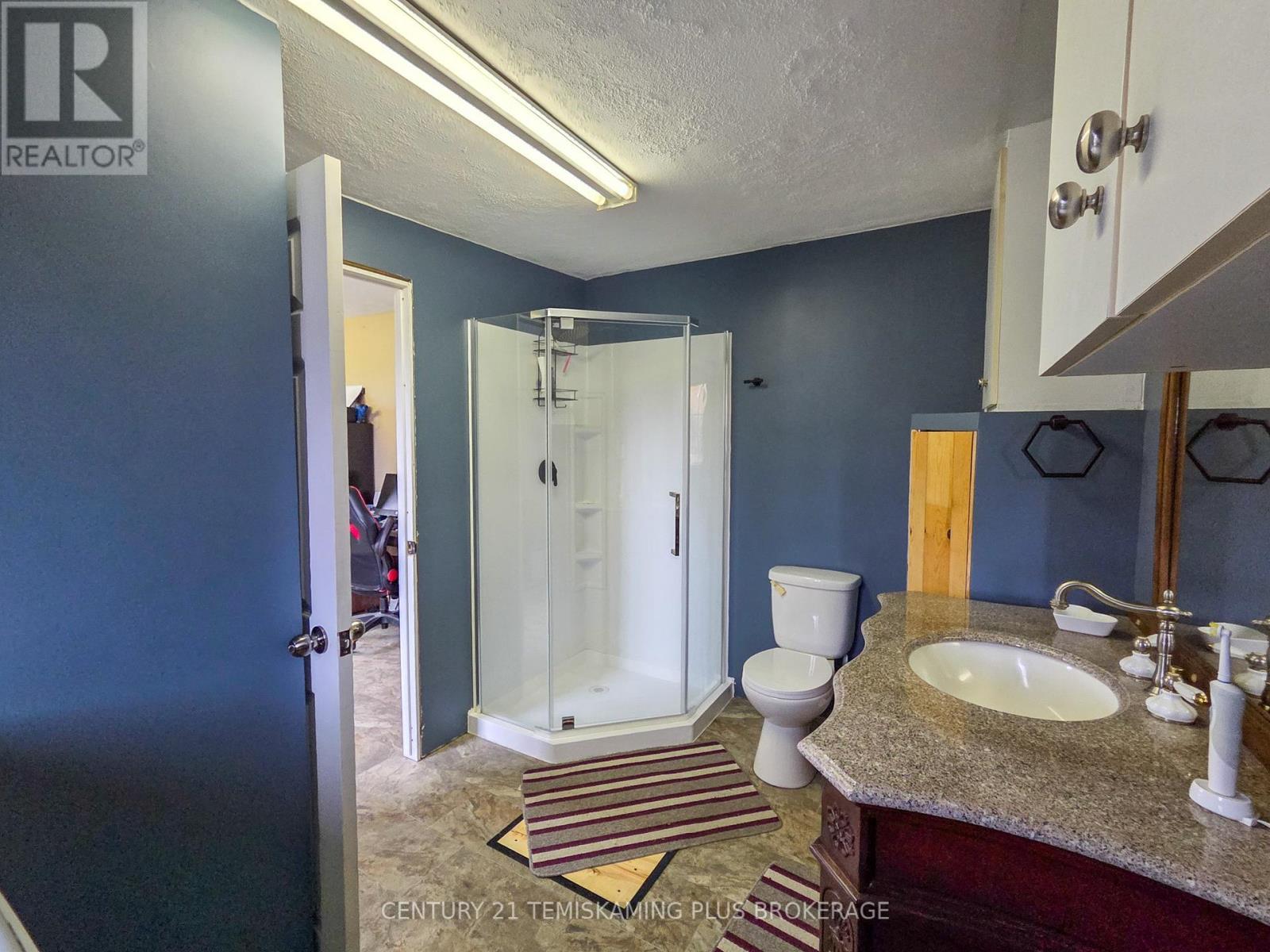 28 Fifth Street, Timiskaming (Tim - Outside - Rural), ON - Indoor Photo Showing Bathroom