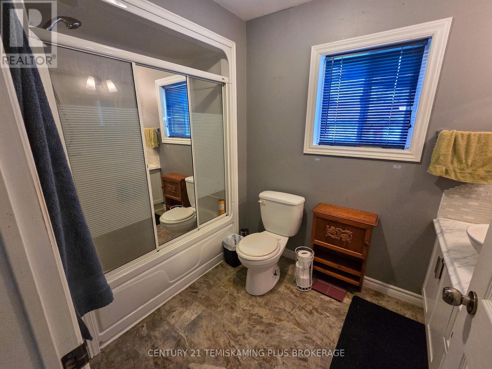 28 Fifth Street, Timiskaming (Tim - Outside - Rural), ON - Indoor Photo Showing Bathroom