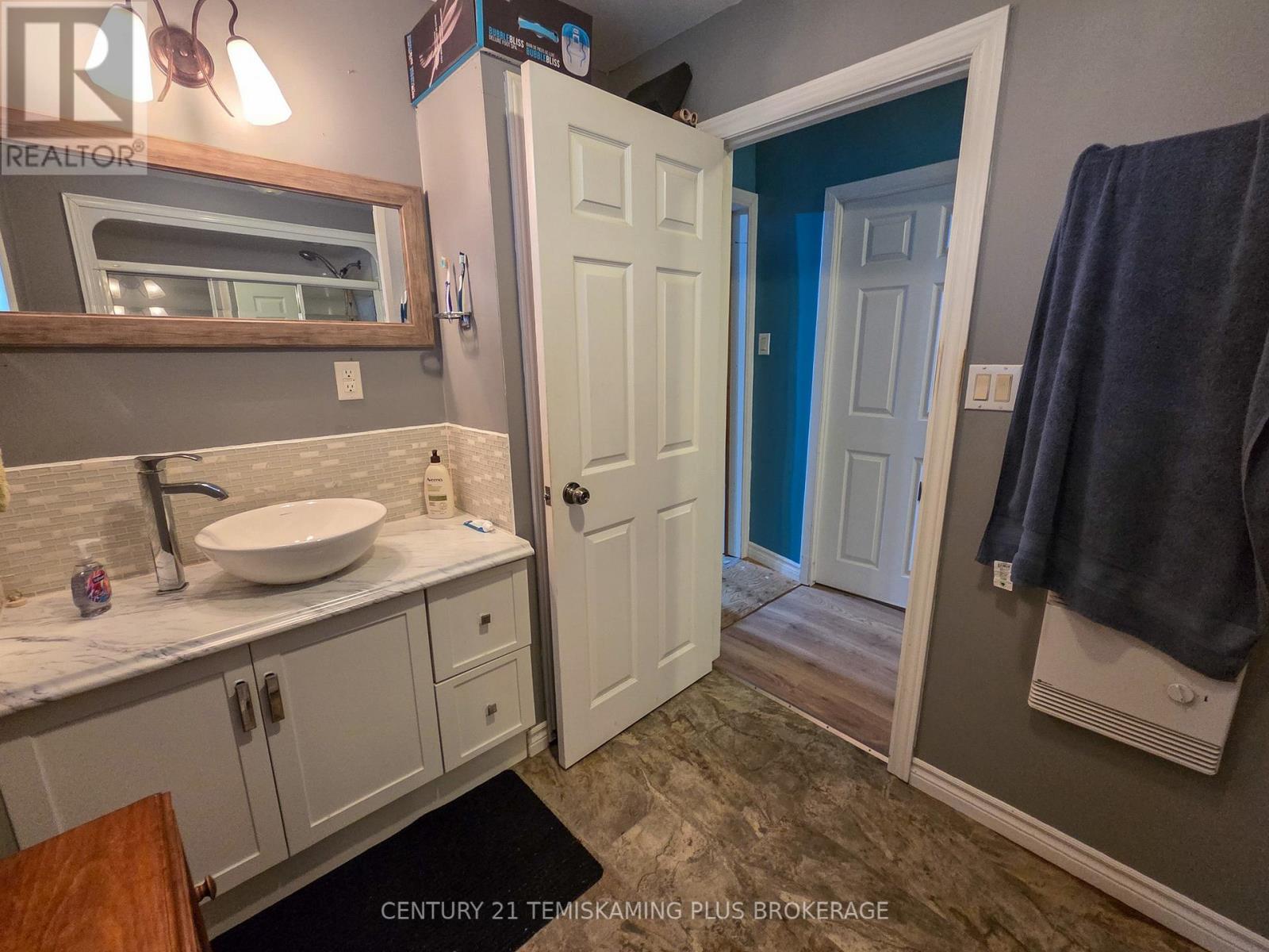 28 Fifth Street, Timiskaming (Tim - Outside - Rural), ON - Indoor Photo Showing Bathroom