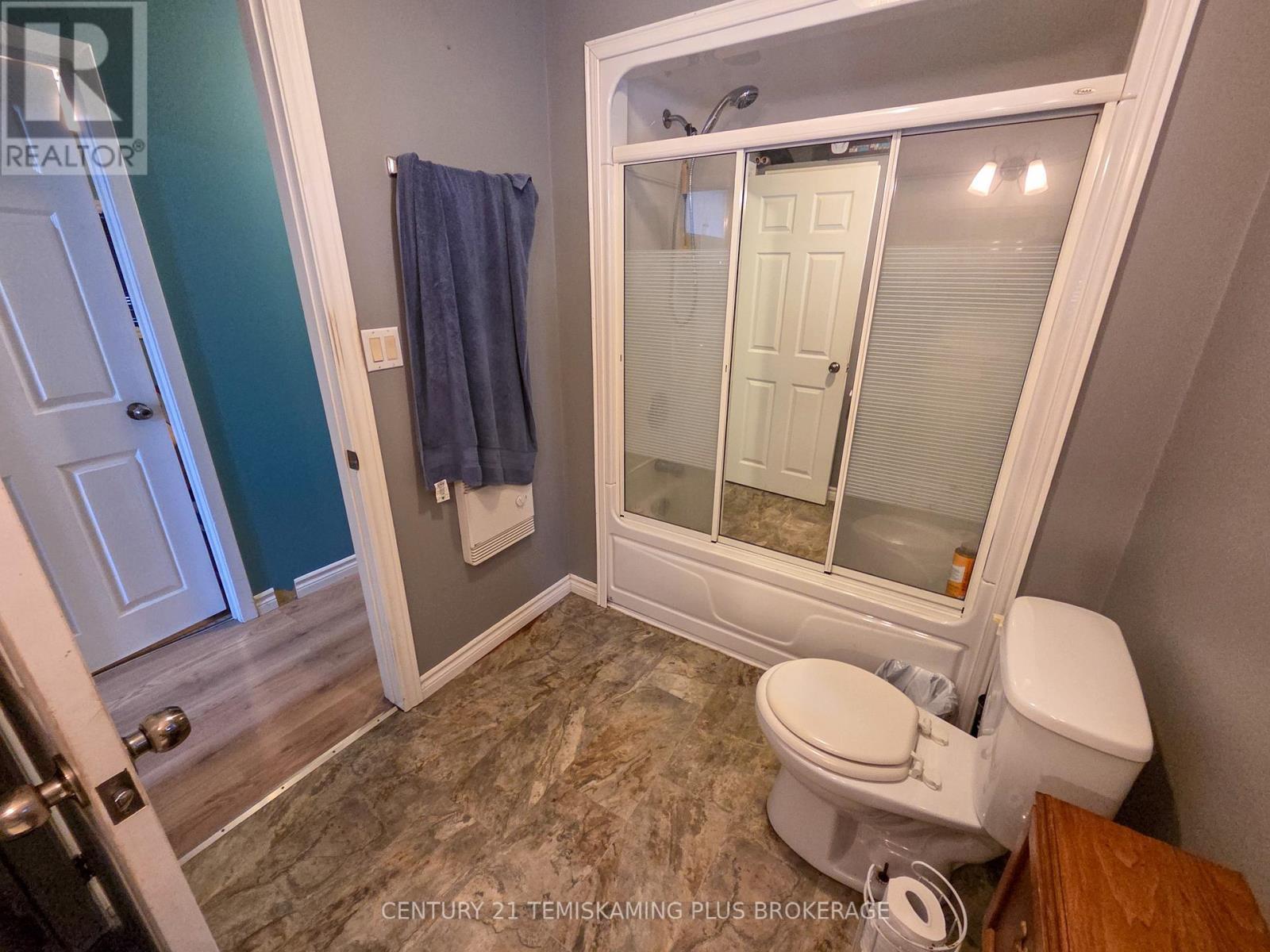 28 Fifth Street, Timiskaming (Tim - Outside - Rural), ON - Indoor Photo Showing Bathroom