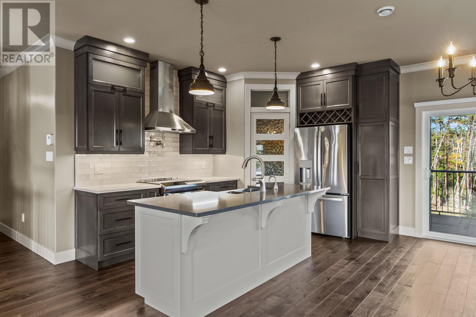 2 Claddagh Road, St. John'S, NL - Indoor Photo Showing Kitchen With Upgraded Kitchen