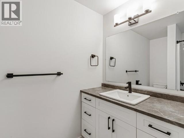 177 Witch Hazel Drive, Whitehorse, YT - Indoor Photo Showing Bathroom
