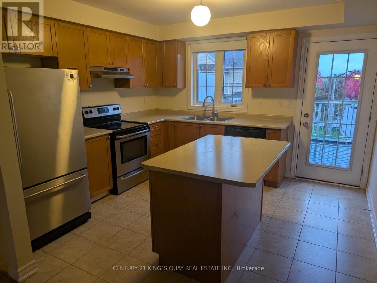 9960 Mccowan Road, Markham, ON - Indoor Photo Showing Kitchen With Double Sink