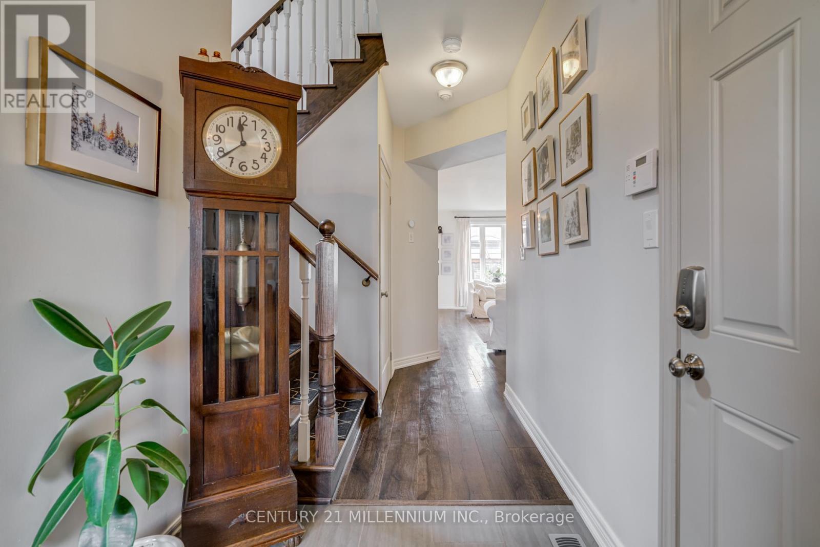 21 Weaver Terrace, New Tecumseth, ON - Indoor Photo Showing Other Room