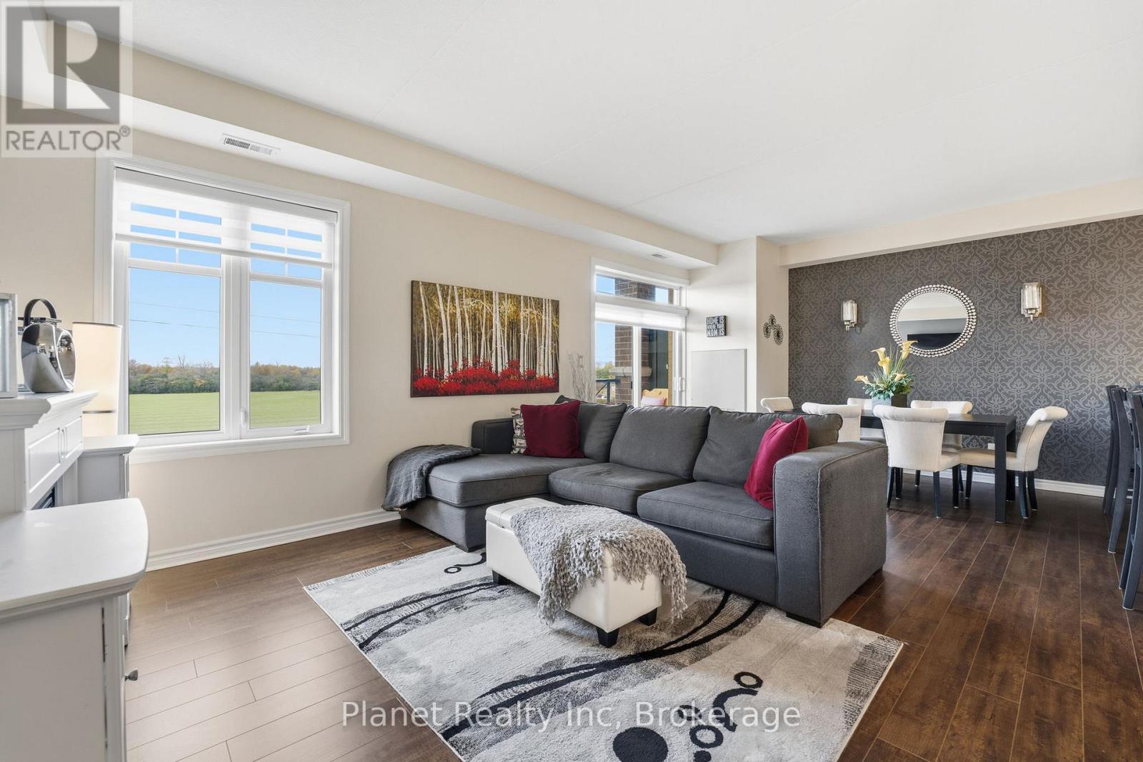 1 - 204 - 2 Colonial Drive, Guelph (Pineridge/Westminster Woods), ON - Indoor Photo Showing Living Room