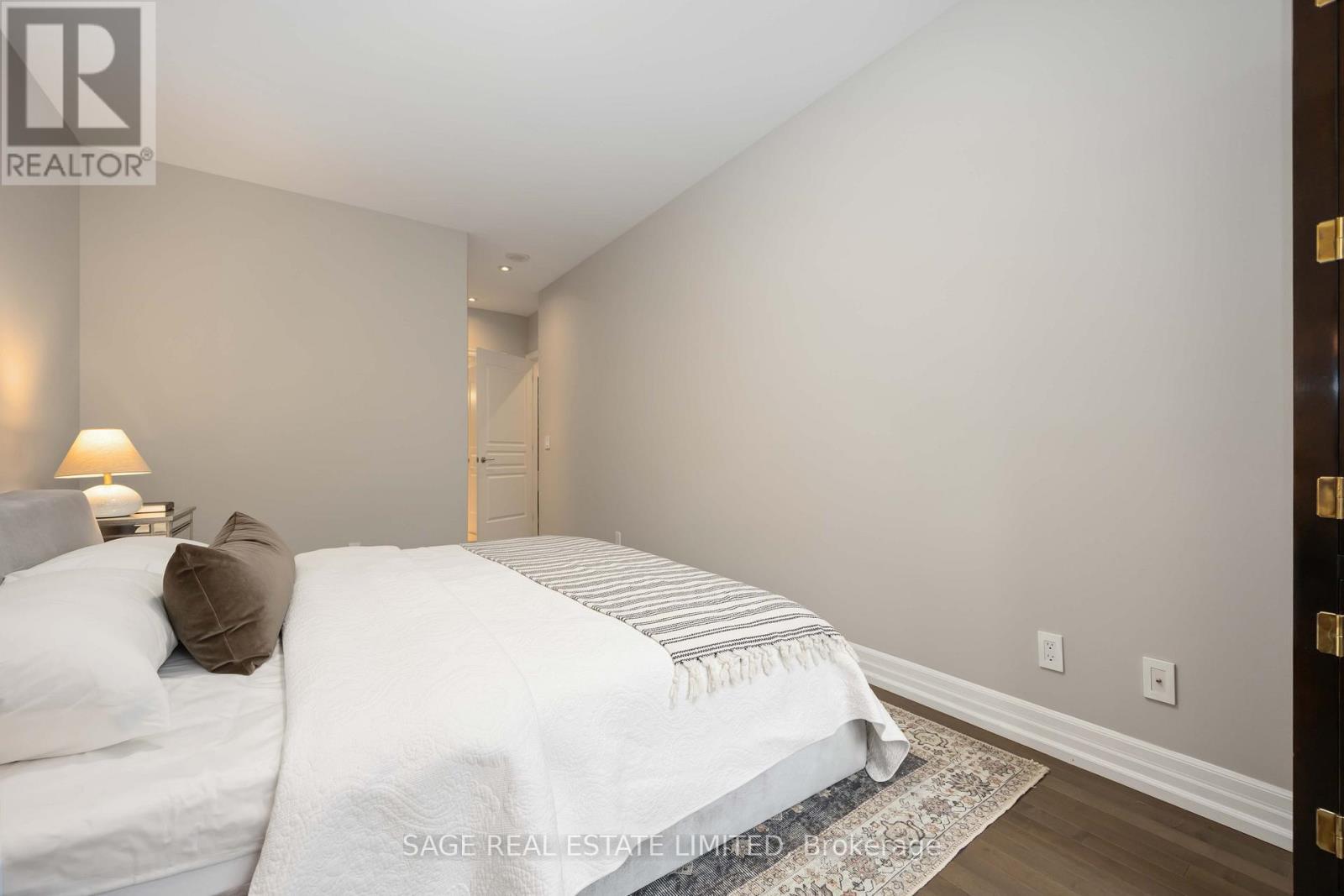 212 - 20 Burkebrook Place, Toronto, ON - Indoor Photo Showing Bedroom