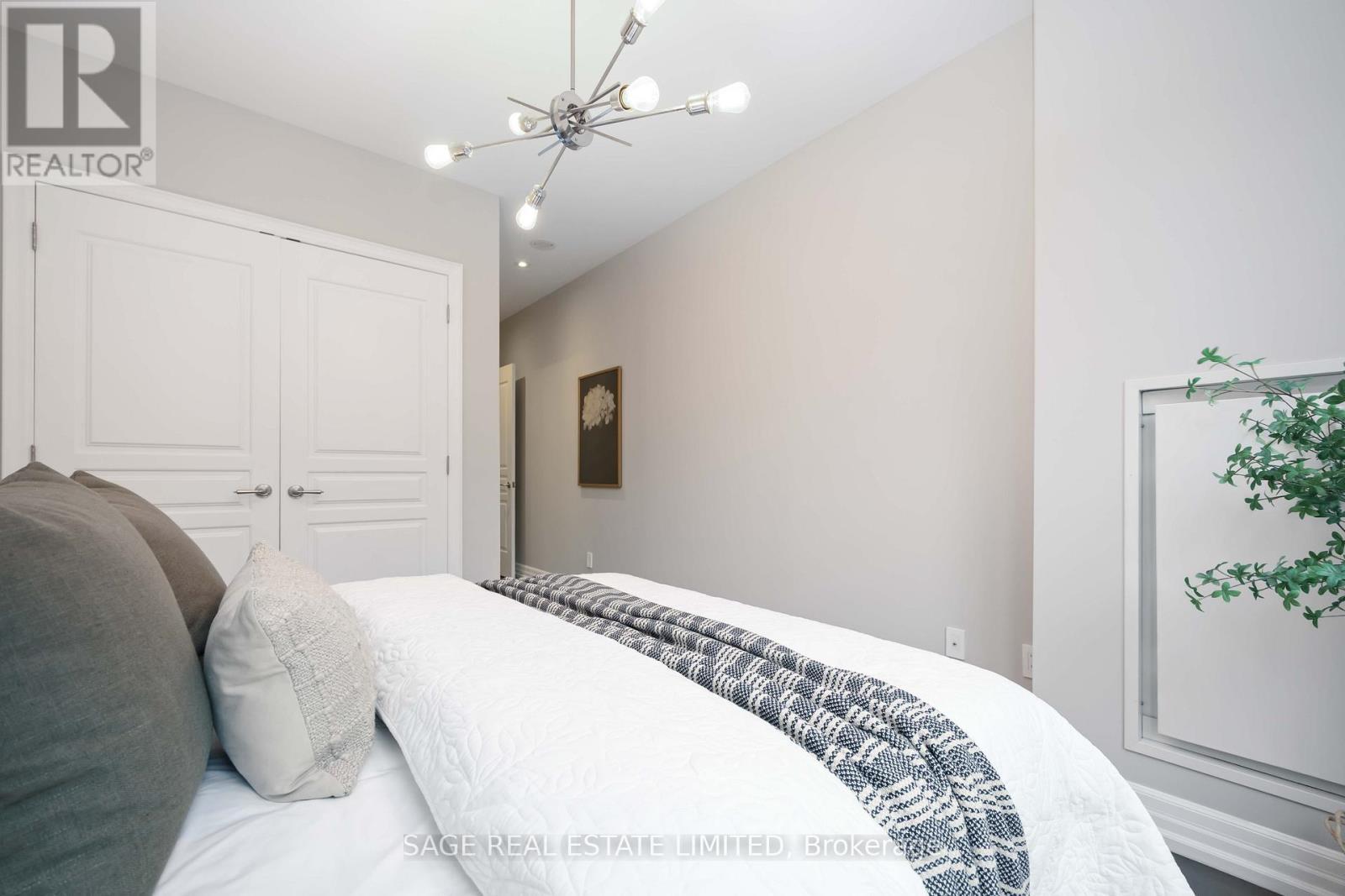 212 - 20 Burkebrook Place, Toronto, ON - Indoor Photo Showing Bedroom