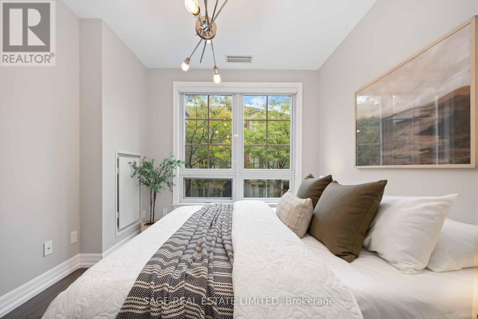 212 - 20 Burkebrook Place, Toronto, ON - Indoor Photo Showing Bedroom