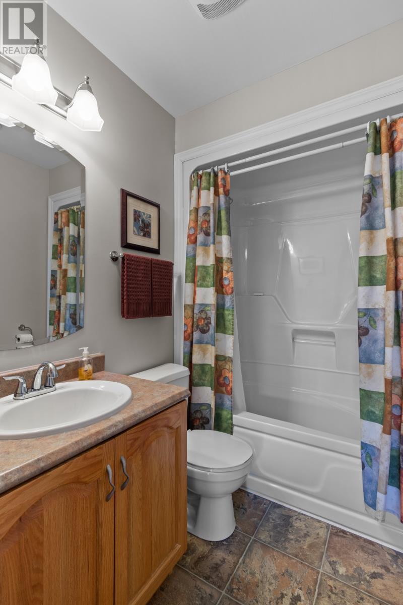 11 Long Beach Street, St. John'S, NL - Indoor Photo Showing Bathroom