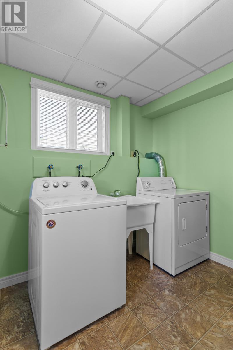 11 Long Beach Street, St. John'S, NL - Indoor Photo Showing Laundry Room