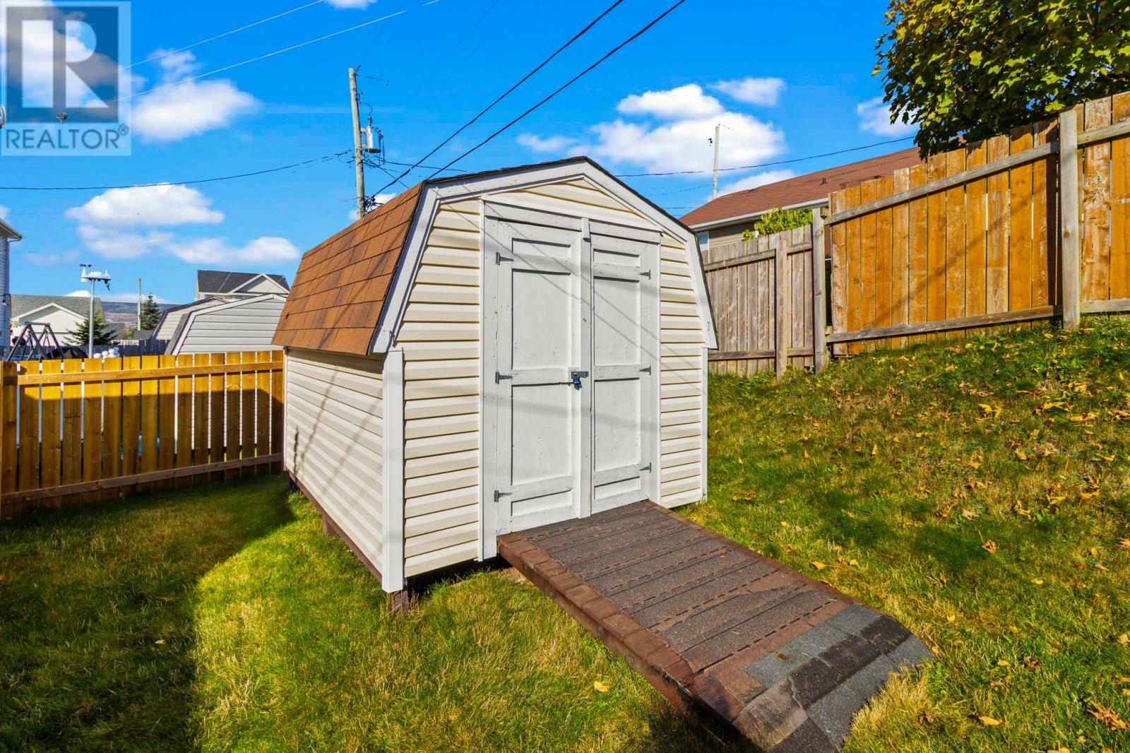 11 Long Beach Street, St. John'S, NL - Outdoor