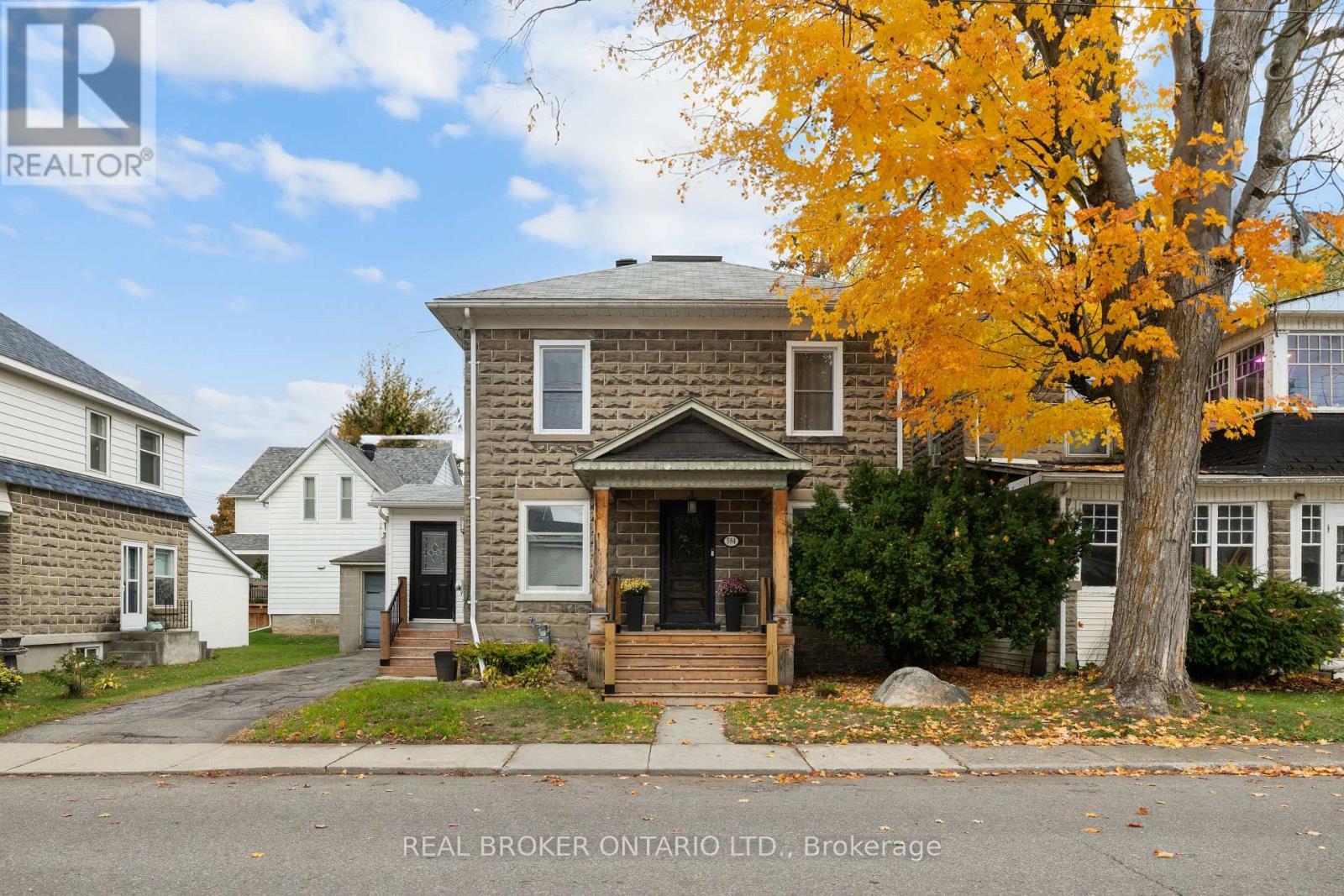584 Jessup Street, Prescott, ON - Outdoor With Facade