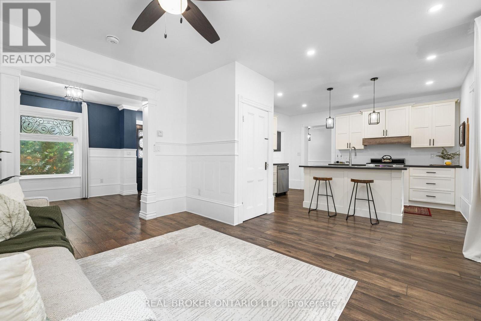 584 Jessup Street, Prescott, ON - Indoor Photo Showing Kitchen With Upgraded Kitchen
