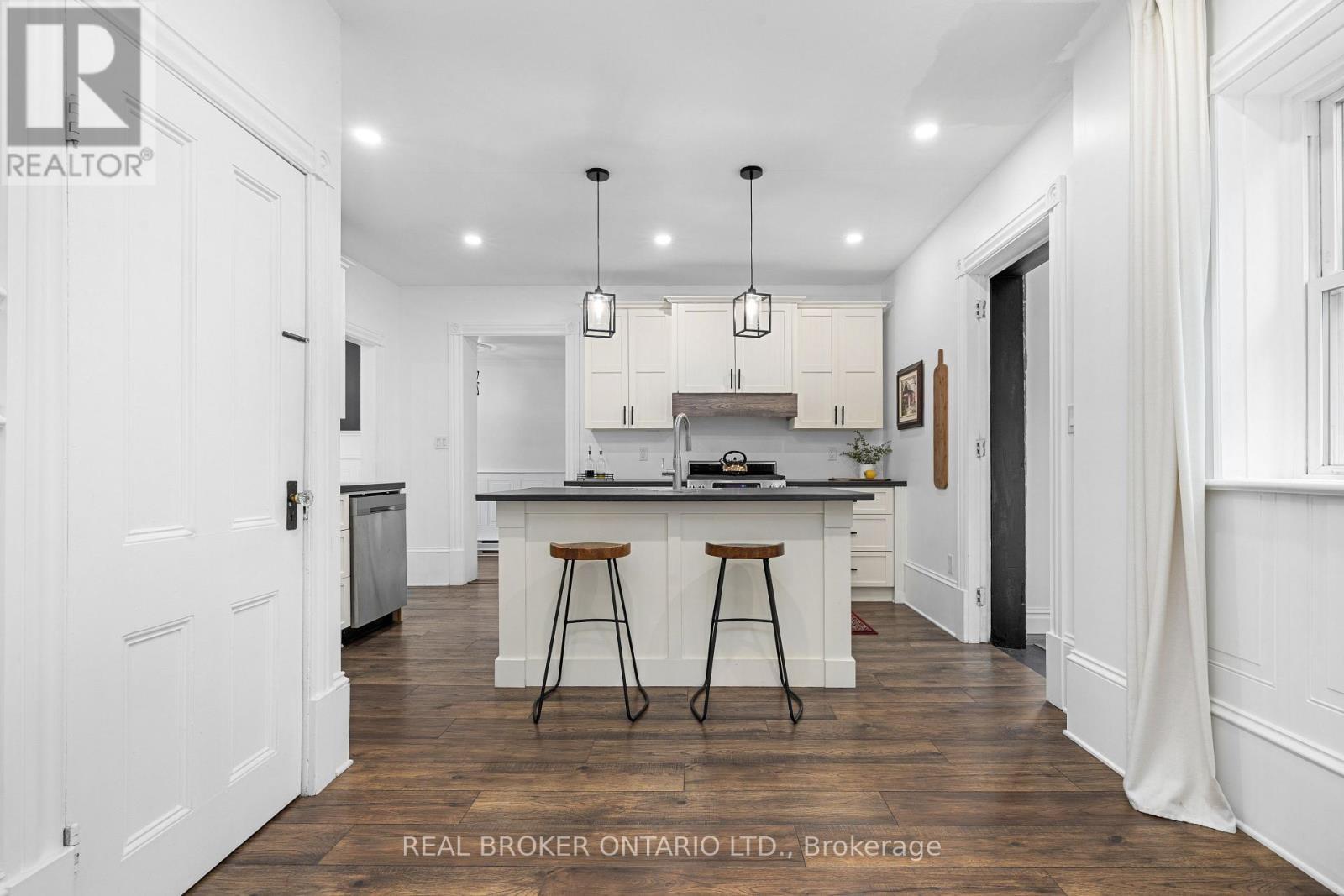 584 Jessup Street, Prescott, ON - Indoor Photo Showing Kitchen