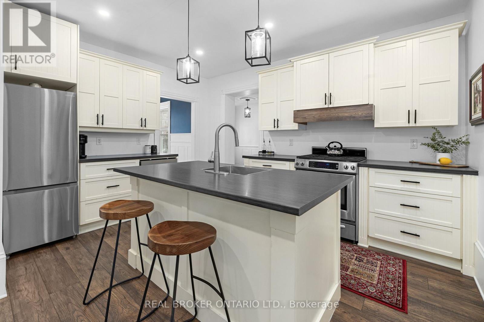 584 Jessup Street, Prescott, ON - Indoor Photo Showing Kitchen With Stainless Steel Kitchen With Upgraded Kitchen