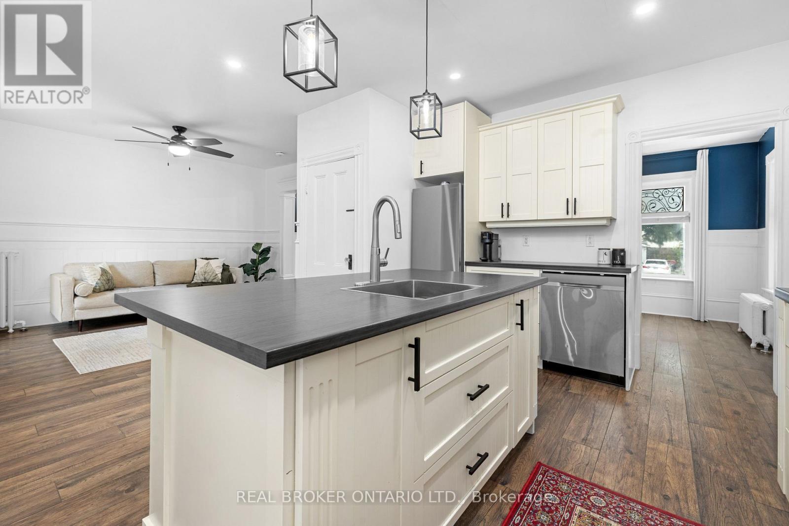 584 Jessup Street, Prescott, ON - Indoor Photo Showing Kitchen