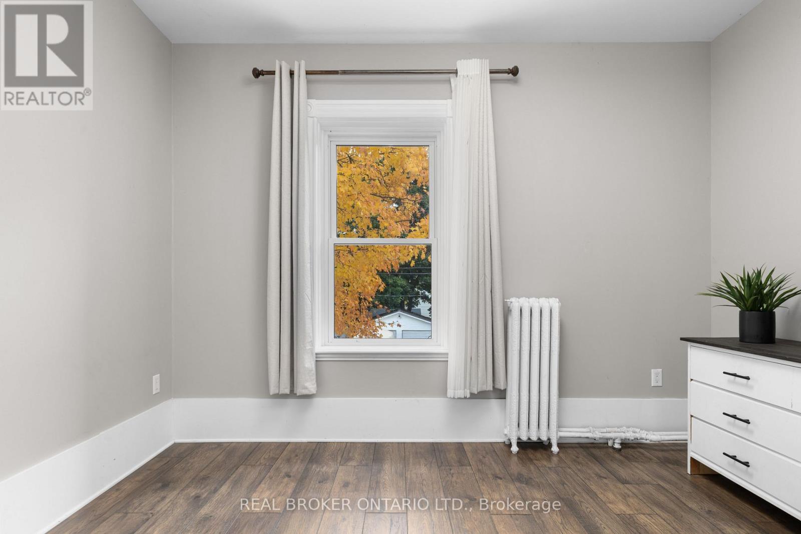 584 Jessup Street, Prescott, ON - Indoor Photo Showing Other Room