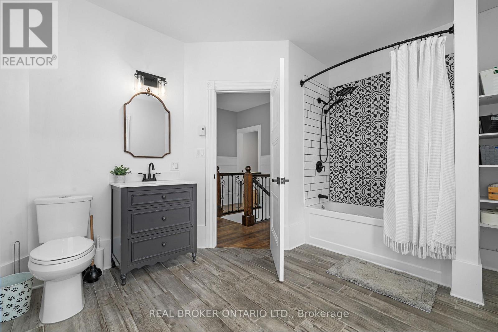 584 Jessup Street, Prescott, ON - Indoor Photo Showing Bathroom