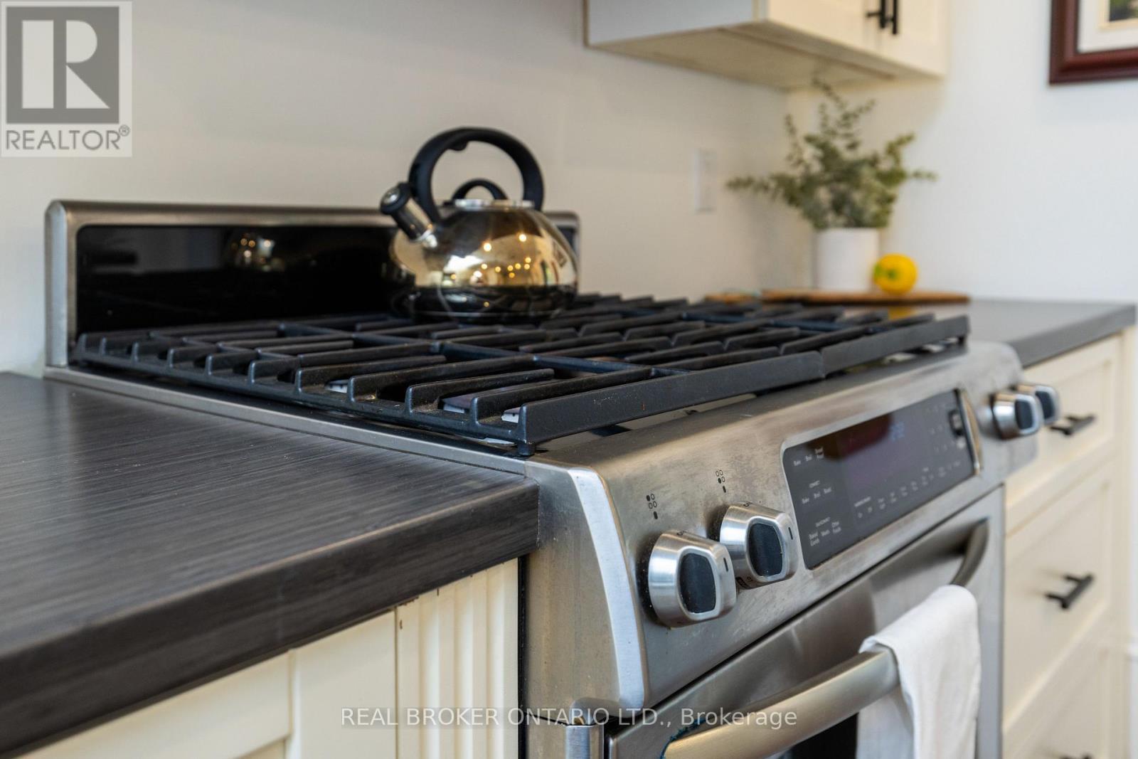 584 Jessup Street, Prescott, ON - Indoor Photo Showing Other Room