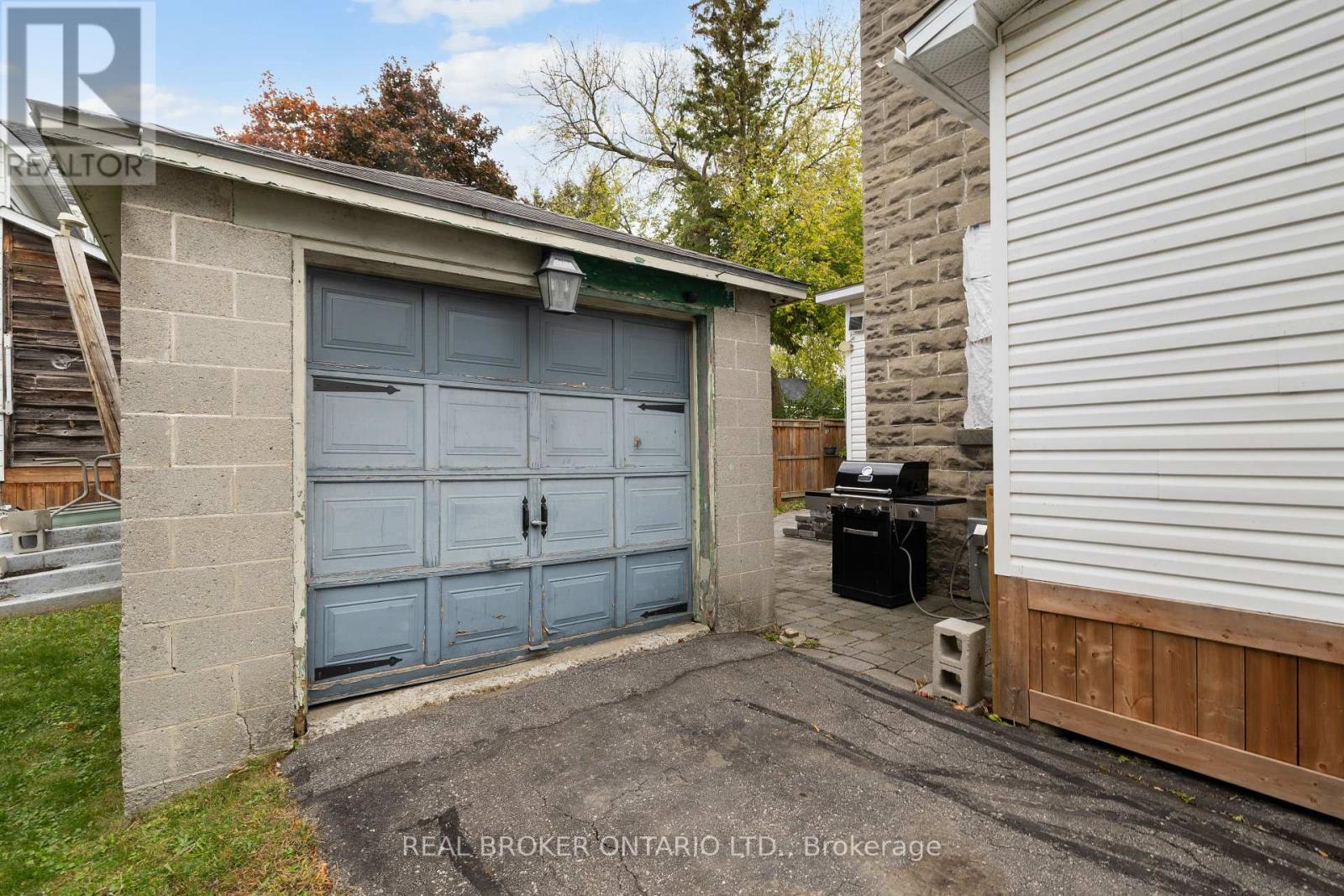 584 Jessup Street, Prescott, ON - Outdoor With Exterior