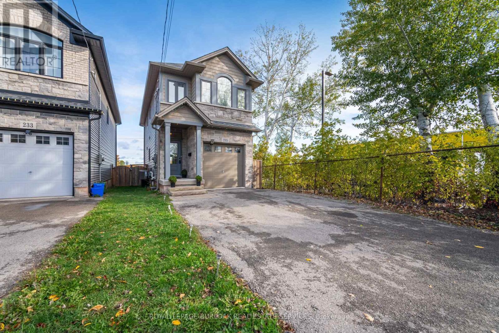 235 Mead Avenue, Hamilton, ON - Outdoor