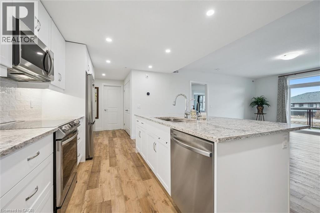 99A Farley Road Unit# 204, Fergus, ON - Indoor Photo Showing Kitchen With Upgraded Kitchen