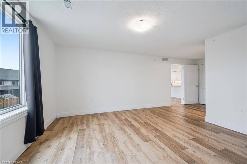 99A Farley Road Unit# 204, Fergus, ON - Indoor Photo Showing Other Room