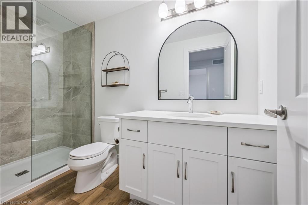 99A Farley Road Unit# 204, Fergus, ON - Indoor Photo Showing Bathroom