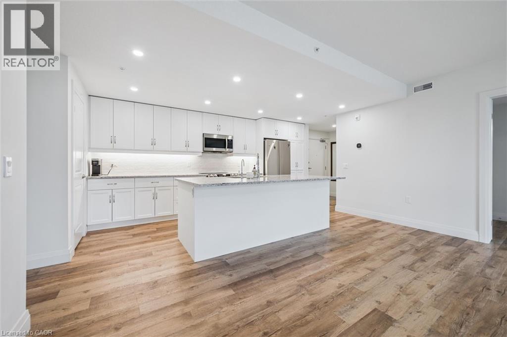 99A Farley Road Unit# 204, Fergus, ON - Indoor Photo Showing Kitchen With Upgraded Kitchen