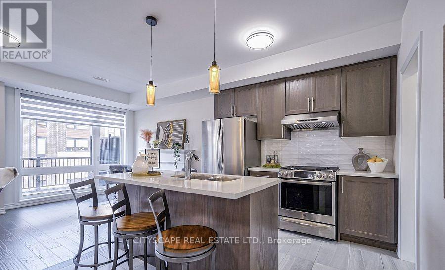 20 Fred Wolstenholme Drive, Markham, ON - Indoor Photo Showing Kitchen With Double Sink With Upgraded Kitchen