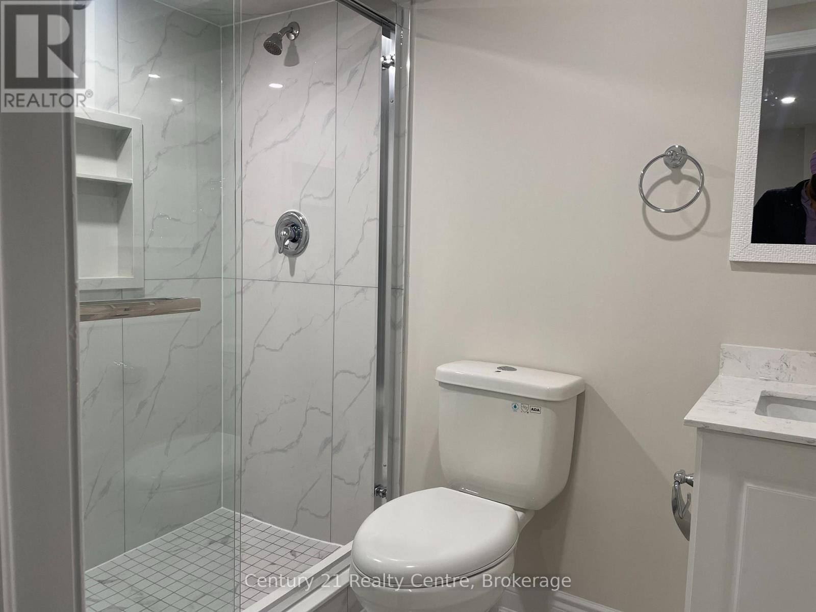 Bsmt 2 - 14 Mountain Vista Court, Vaughan, ON - Indoor Photo Showing Bathroom