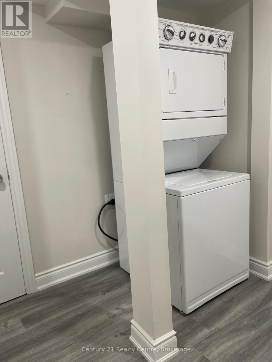 Bsmt 2 - 14 Mountain Vista Court, Vaughan, ON - Indoor Photo Showing Laundry Room