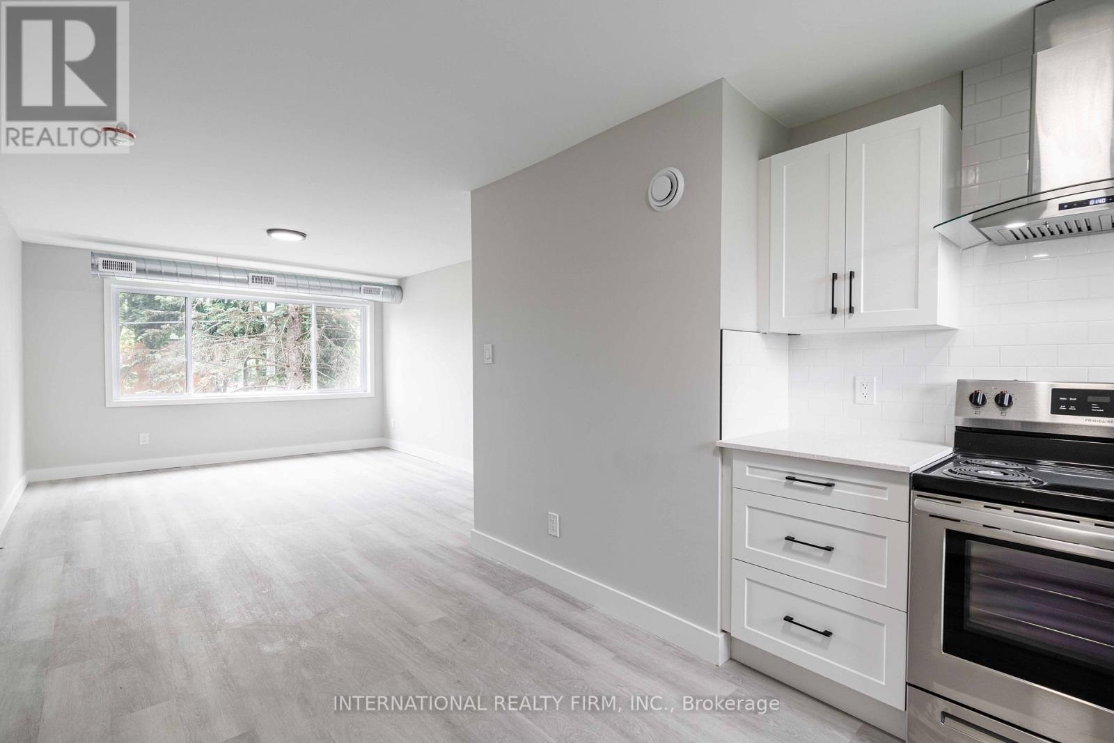 81 King Edward Avenue, London South, ON - Indoor Photo Showing Kitchen
