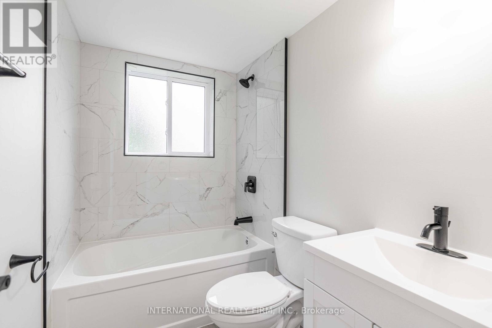 81 King Edward Avenue, London South, ON - Indoor Photo Showing Bathroom