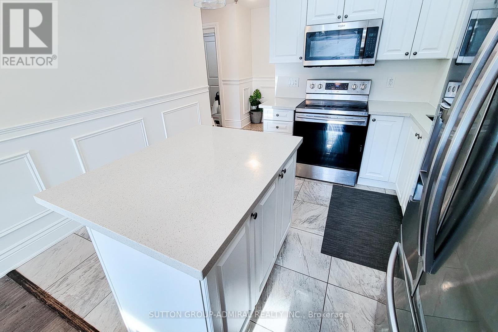 622 - 2486 Old Bronte Road, Oakville, ON - Indoor Photo Showing Kitchen