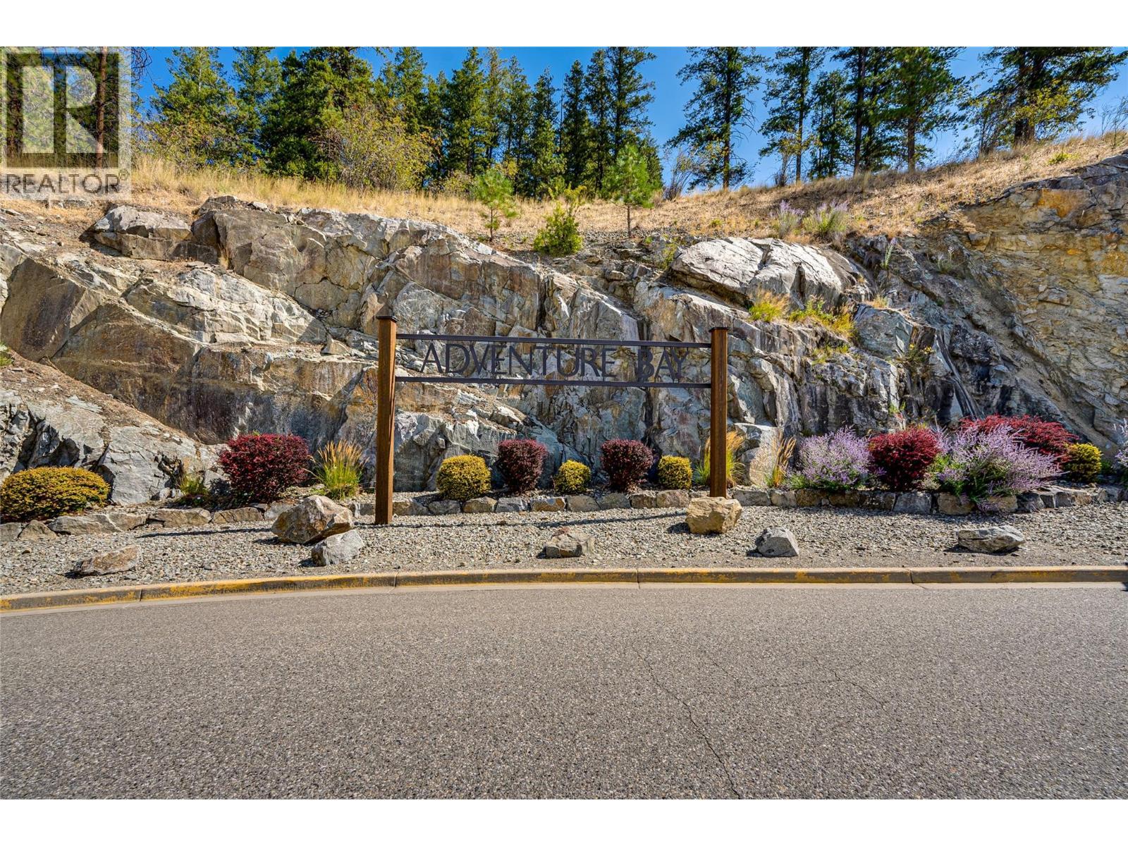 8828 Oxford Road, Vernon, BC - Outdoor