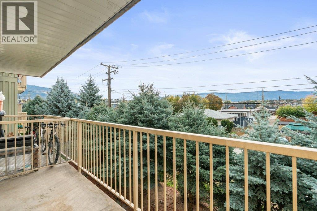 3304 35 Avenue Unit# 318, Vernon, BC - Outdoor With Balcony With Exterior