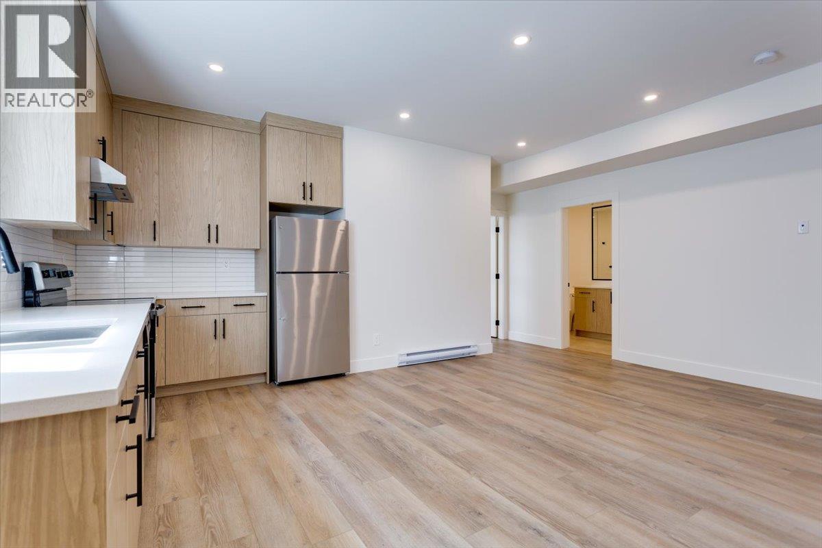 913 Carnoustie Drive Lot# 12, Kelowna, BC - Indoor Photo Showing Kitchen