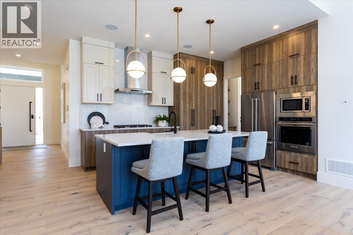 913 Carnoustie Drive Lot# 12, Kelowna, BC - Indoor Photo Showing Kitchen With Upgraded Kitchen