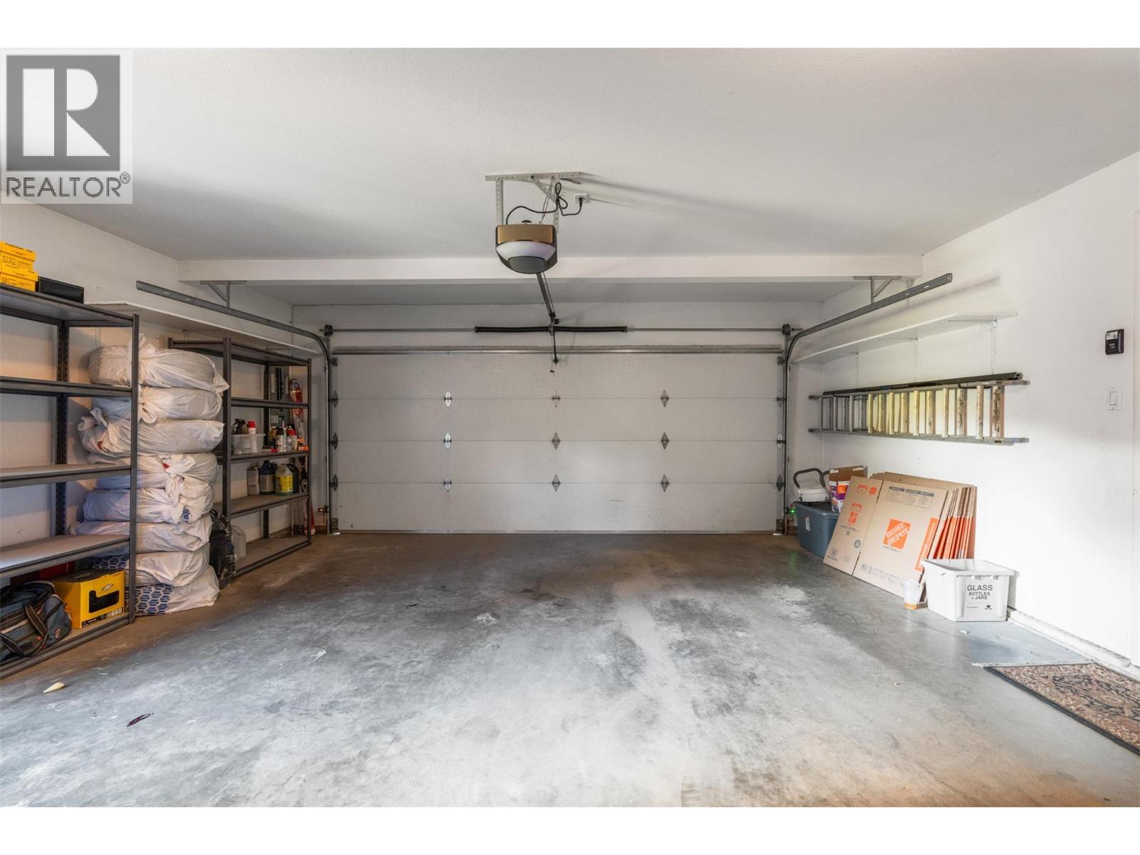 6785 Foothills Drive, Vernon, BC - Indoor Photo Showing Garage