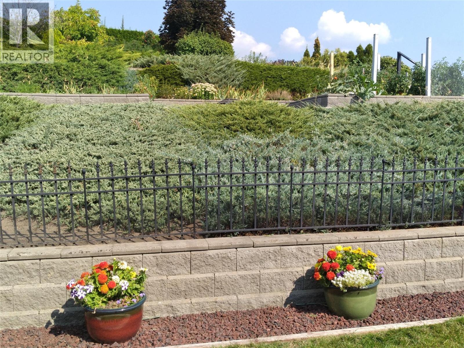 6785 Foothills Drive, Vernon, BC - Outdoor