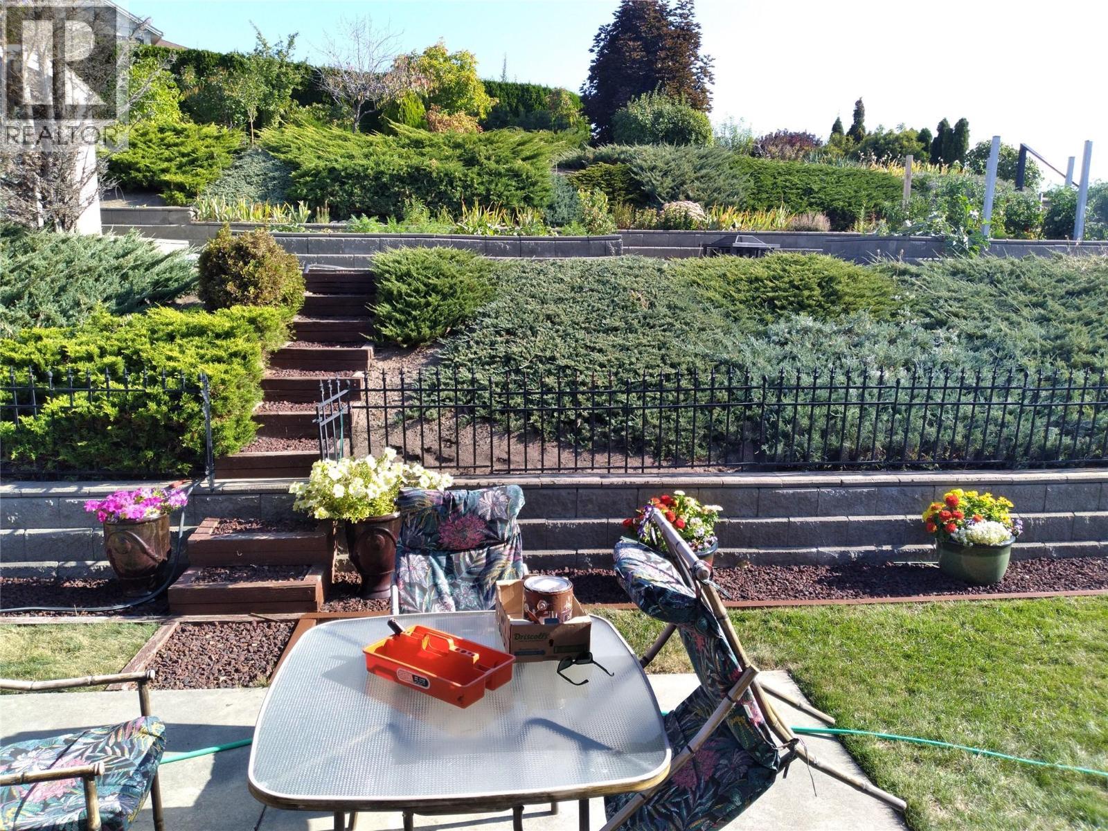 6785 Foothills Drive, Vernon, BC - Outdoor