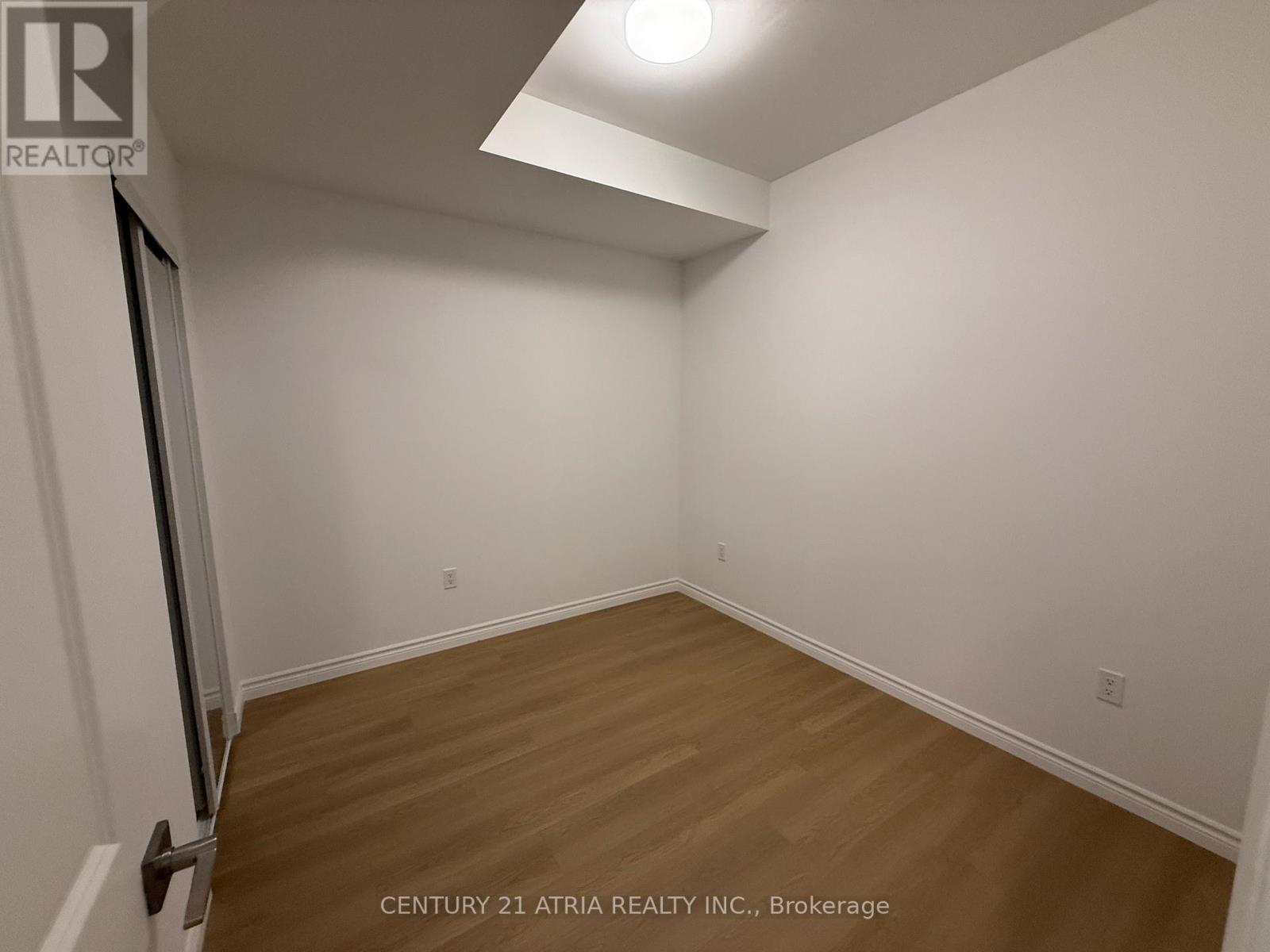 11 - 2 Slessor Boulevard, Grimsby, ON - Indoor Photo Showing Other Room