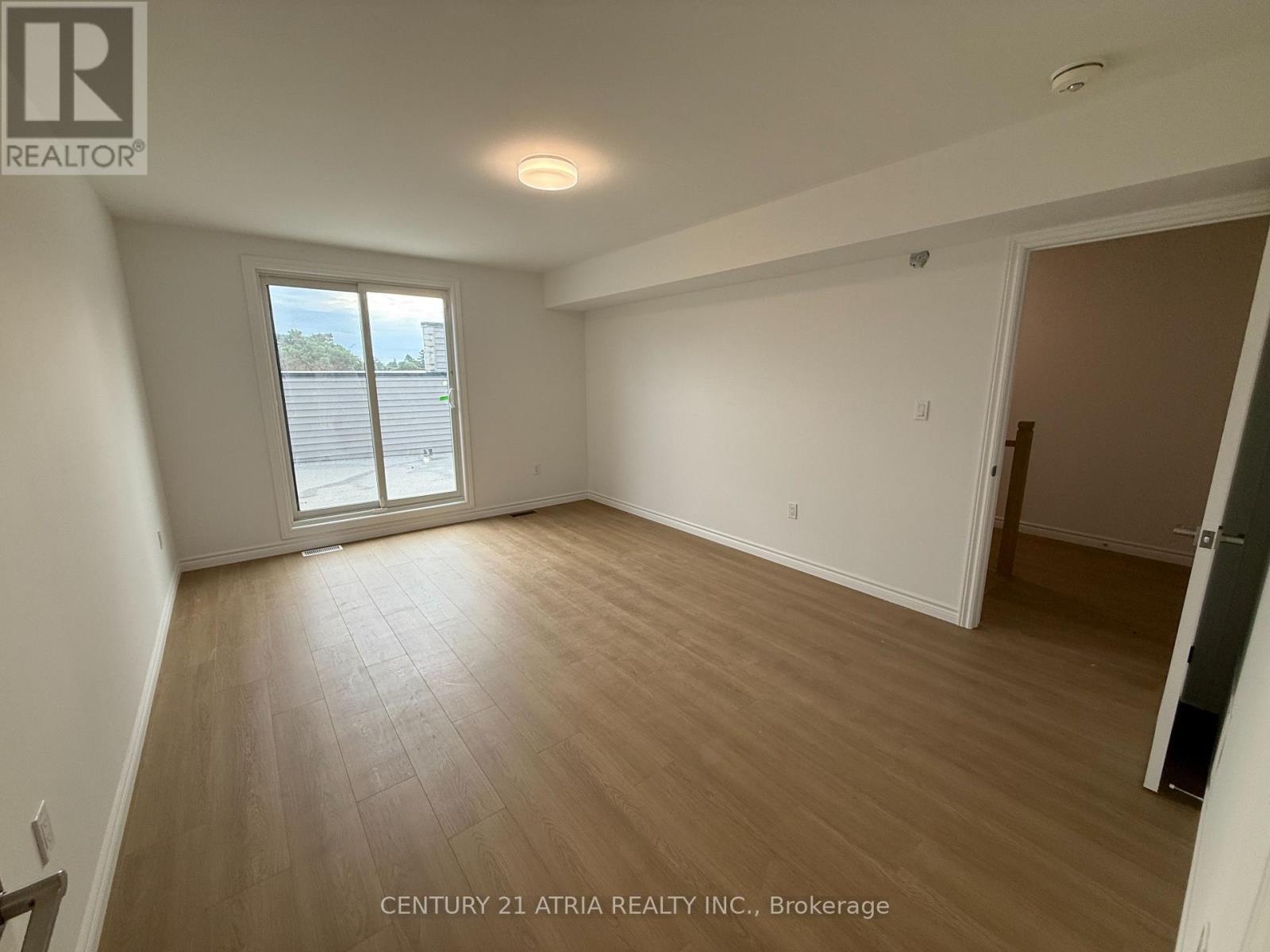 11 - 2 Slessor Boulevard, Grimsby, ON - Indoor Photo Showing Other Room